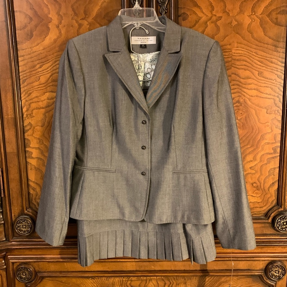 NWT Tahari Grey Blazer and Skirt